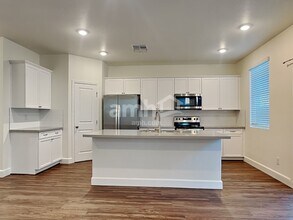 6122 Schmidt St in North Las Vegas, NV - Building Photo - Building Photo