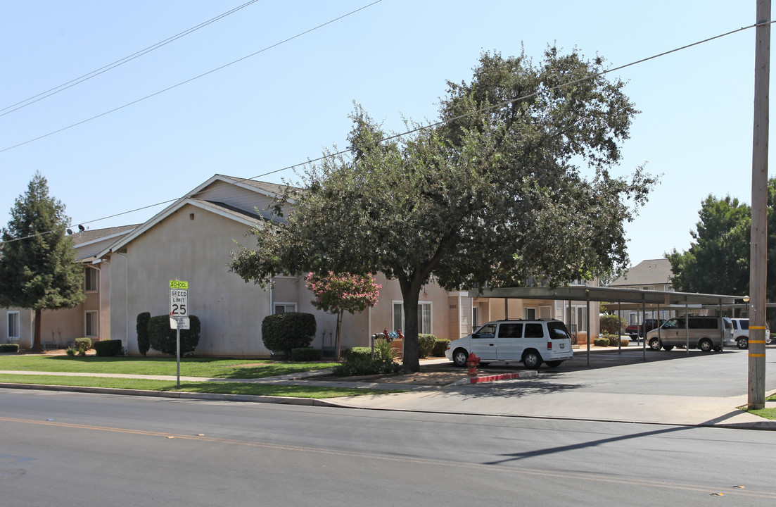 South Cove Apartments in Orange Cove, CA - Building Photo