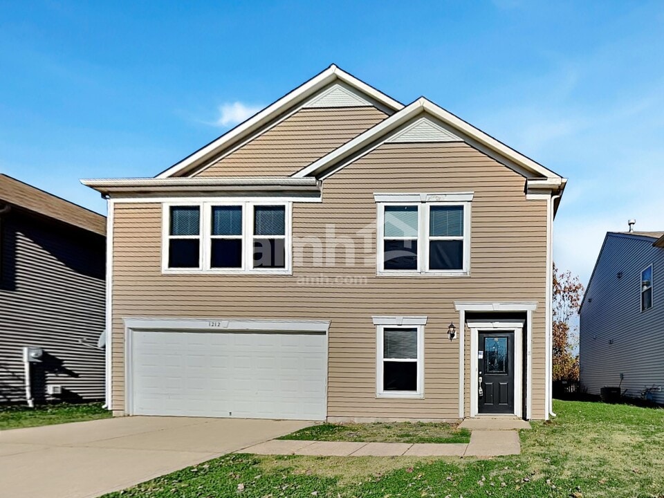 1212 N Aberdeen Dr in Franklin, IN - Building Photo