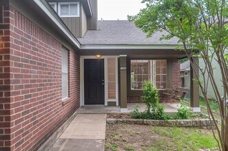 1004 Kavanagh Dr in Austin, TX - Building Photo - Building Photo