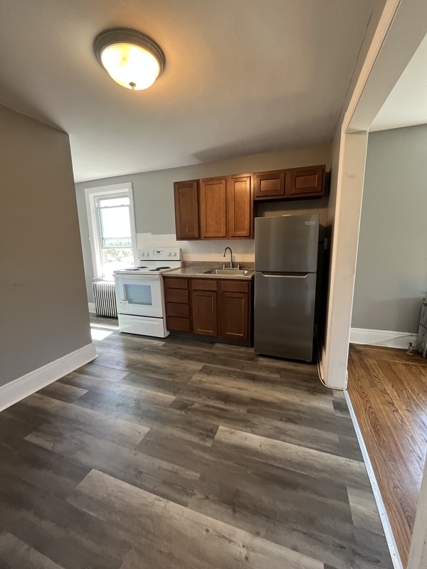 240 Saratoga St in Cohoes, NY - Building Photo - Building Photo