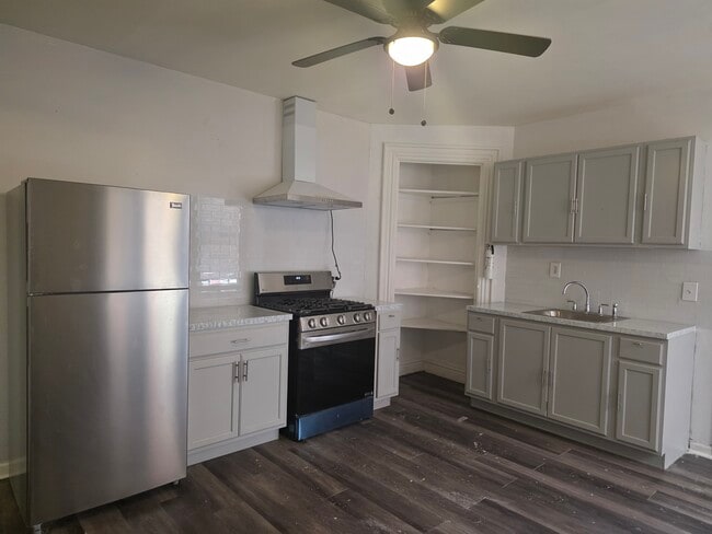 525 Monmouth St, Unit 1st floor