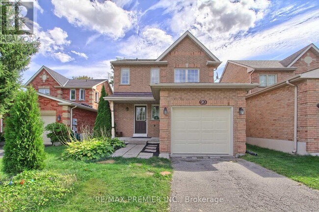90 Covent Cres in Aurora, ON - Building Photo - Building Photo