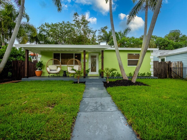 418 N Palmway in Lake Worth Beach, FL - Building Photo - Building Photo