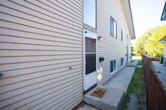 4516 73 St NW in Calgary, AB - Building Photo - Building Photo