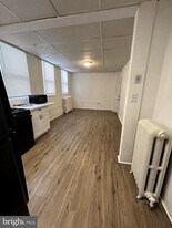 435 Radcliffe St in Bristol, PA - Building Photo