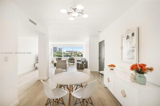 9881 E Bay Harbor Dr in Bay Harbor Islands, FL - Building Photo - Building Photo