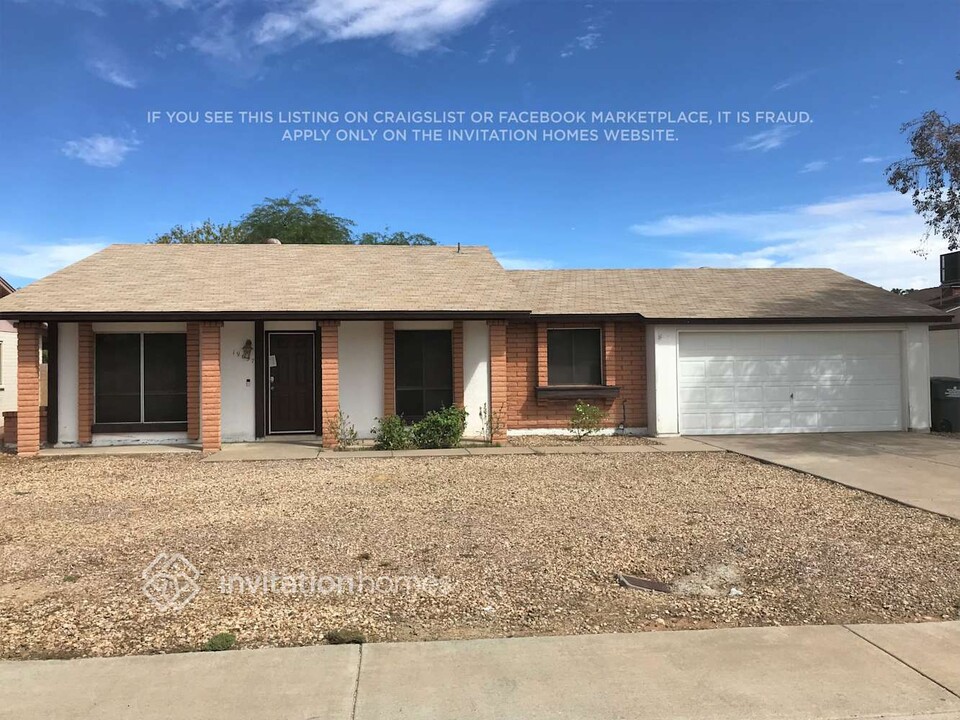 19657 N 3rd Dr in Phoenix, AZ - Foto de edificio