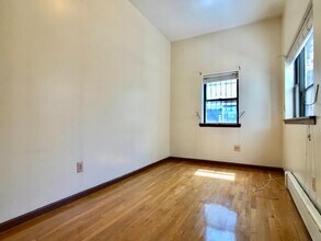 306 W 106th St in New York, NY - Building Photo - Building Photo