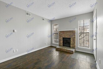 9520 Royal Ln in Dallas, TX - Building Photo - Building Photo