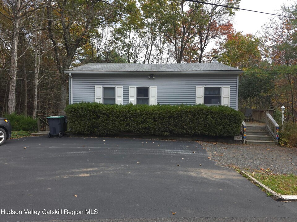 1540 Sawkill Rd in Kingston, NY - Building Photo