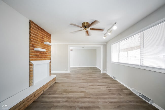 19 Southlane Dr in New Whiteland, IN - Building Photo - Building Photo