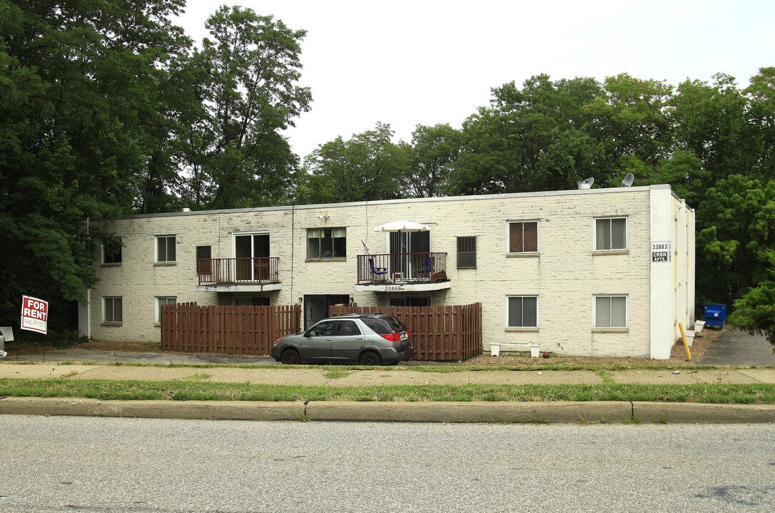 33883 Euclid Ave in Willoughby, OH - Building Photo