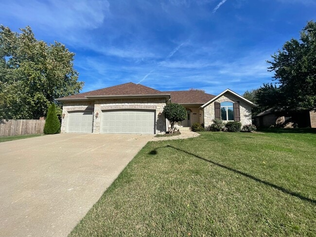 2660 S Laurel Ave in Springfield, MO - Building Photo - Building Photo