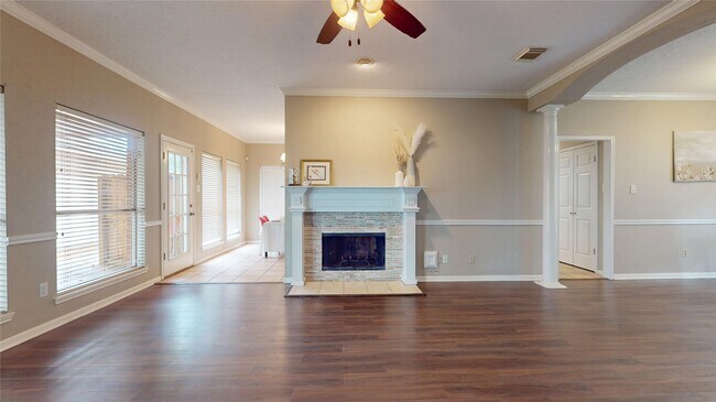 14919 Forest Trails Dr in Houston, TX - Building Photo - Building Photo