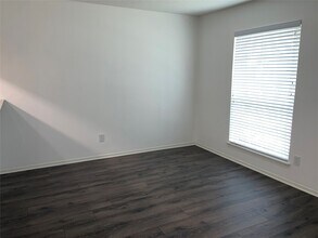 1110 W Tri Oaks Ln in Houston, TX - Building Photo - Building Photo