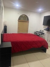 2090 SW 122nd Ave in Miami, FL - Building Photo - Building Photo