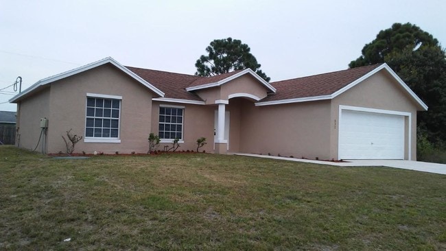 832 SW Duncan Terrace in Port St. Lucie, FL - Building Photo - Building Photo