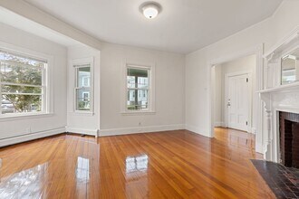 247-249-249 Park St in Boston, MA - Foto de edificio - Building Photo