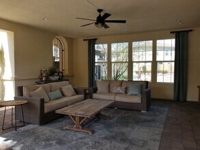 235 W Ridgewood St in Long Beach, CA - Building Photo - Building Photo