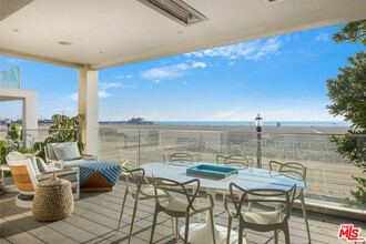 1347 Palisades Beach Rd in Santa Monica, CA - Building Photo - Building Photo