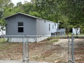 7805 W Fern Pl in Homosassa, FL - Building Photo