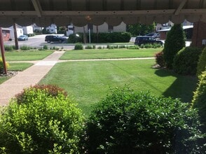 1441 Lincoln Way, Unit 1 in White Oak, PA - Building Photo - Building Photo
