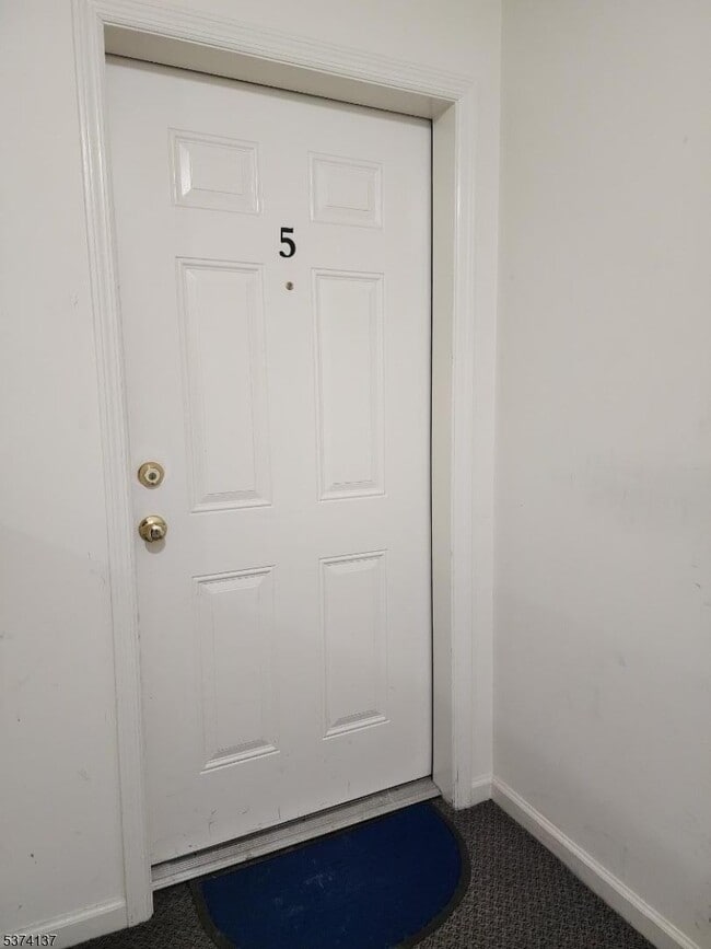 5 Hamburg Turnpike in Butler, NJ - Building Photo - Building Photo