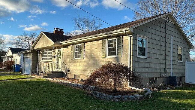56 Dessa Dr in Hamden, CT - Building Photo - Building Photo