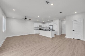 7403 Wondering Armadillo Way in Austin, TX - Building Photo - Building Photo