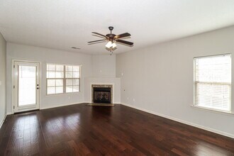 4260 Markston Dr in Southaven, MS - Foto de edificio - Building Photo