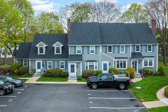 11-33 Washington Grn in East Walpole, MA - Building Photo - Building Photo