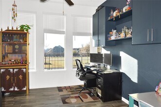 10018 Farmland Dr in Frisco, TX - Foto de edificio - Building Photo