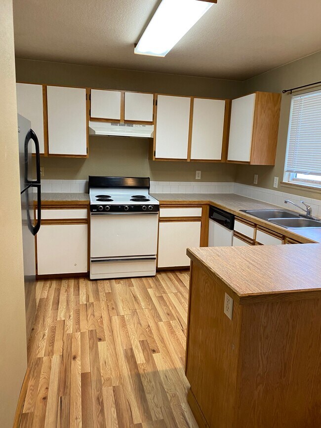 219 W Myrtle St, Unit C