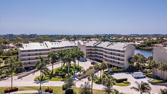 16940 W Bay Dr in Jupiter, FL - Building Photo