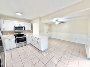 6895 Golden Gate Pkwy in Naples, FL - Building Photo - Building Photo