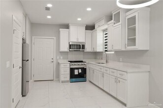 1118 Country Club Drive in Alamo, TX - Building Photo - Building Photo