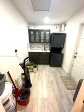 2751 SW 4th Ct in Fort Lauderdale, FL - Foto de edificio - Building Photo