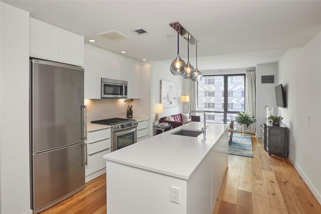 property at 23 W 116th St