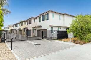 17210 W Roscoe Blvd in Northridge, CA - Building Photo