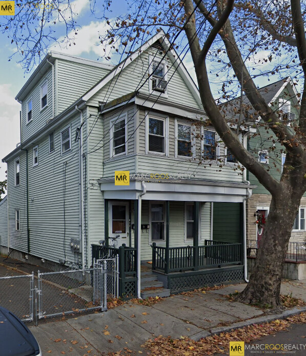 39 Adrian St in Somerville, MA - Foto de edificio