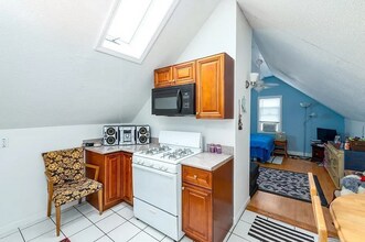 41 Alto St, Unit 2 in Cranston, RI - Building Photo - Building Photo