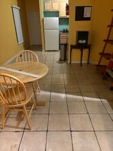 751 Brookline St SW in Atlanta, GA - Foto de edificio - Building Photo