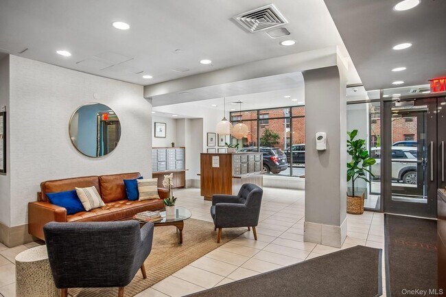 535 W 52nd St, Unit 6-E in New York, NY - Building Photo - Building Photo