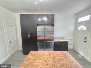 128 S Ellwood Ave in Baltimore, MD - Building Photo - Building Photo