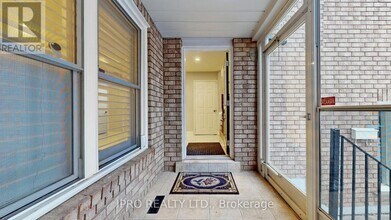 6521 Warbler Ln in Mississauga, ON - Building Photo - Building Photo