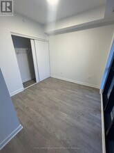 720 Whitlock Ave in Milton, ON - Building Photo - Building Photo