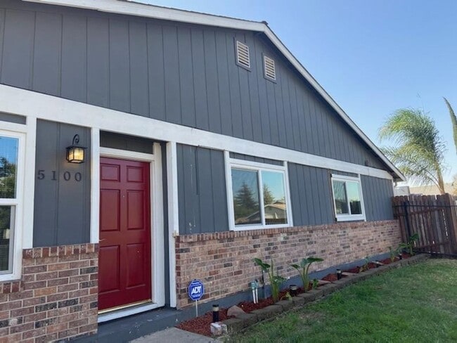 5100 La Pamela Way in Sacramento, CA - Building Photo - Building Photo