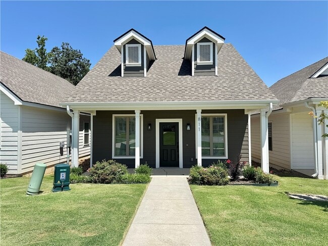 property at 811 NE Hts Ln