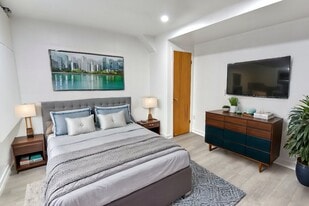 1095 Rue Barré in St. Laurent, QC - Building Photo